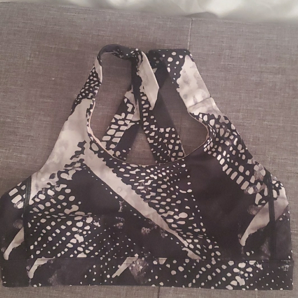 Black/white Sports Bra